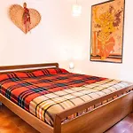 דירה Charming With Garden And Pool *