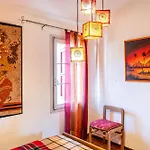 Charming With Garden And Pool דירה ביביונה