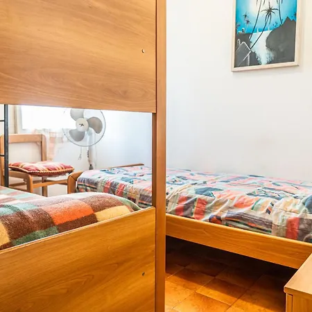 דירה Charming With Garden And Pool