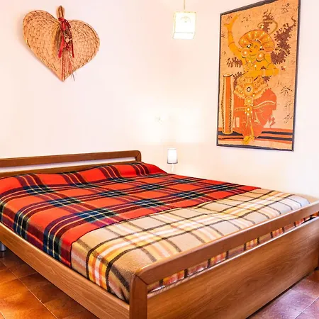 דירה Charming With Garden And Pool *