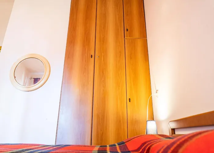 아파트 Charming With Garden And Pool