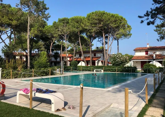 Charming With Garden And Pool شقة *