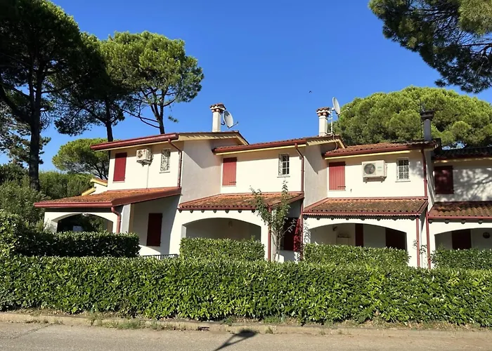 Charming With Garden And Pool