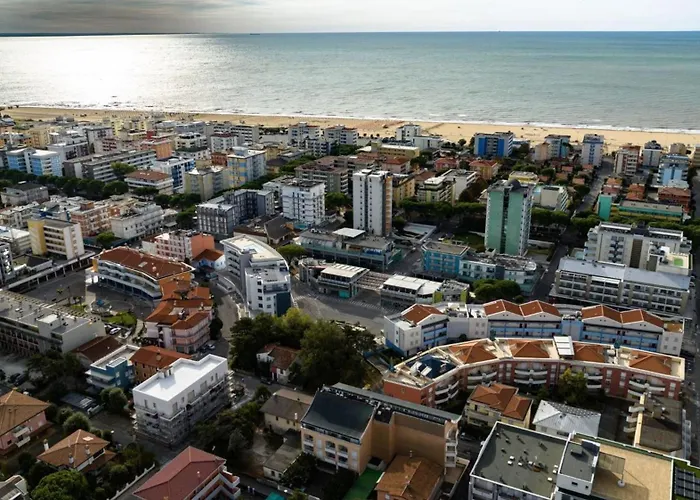 Charming With Garden And Pool بيبيوني